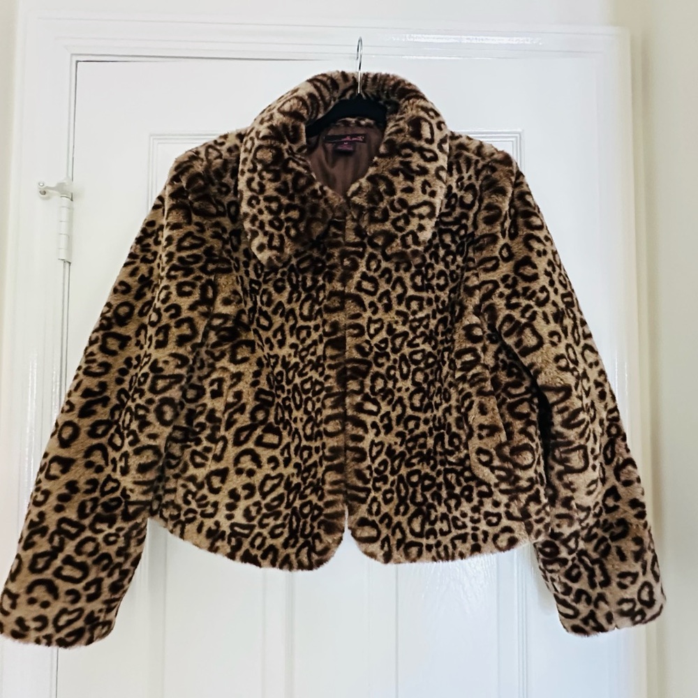 Willi Smith Brown Faux Fur Jacket - Animal Print - Super cozy